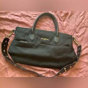 Karl Lagerfeld shoulder bag in black. Excellent pre-owned condition.